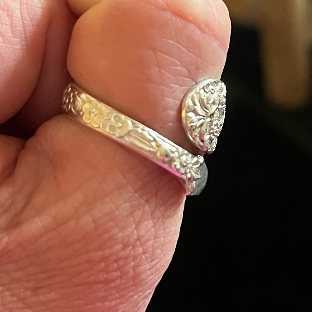 Vintage Alvin Bridal bouquet Elegant Silver Floral Ring 8-1/2 - Picture 3 of 5